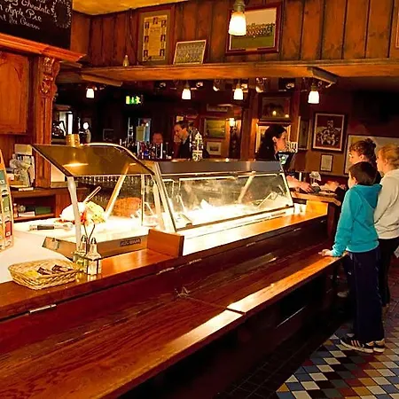 Hotel Lynhams 3*