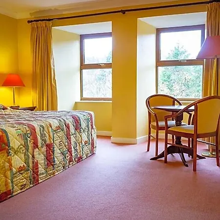 Hotel Lynhams 3*