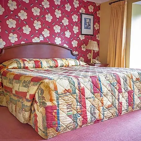 Lynhams Hotel Laragh