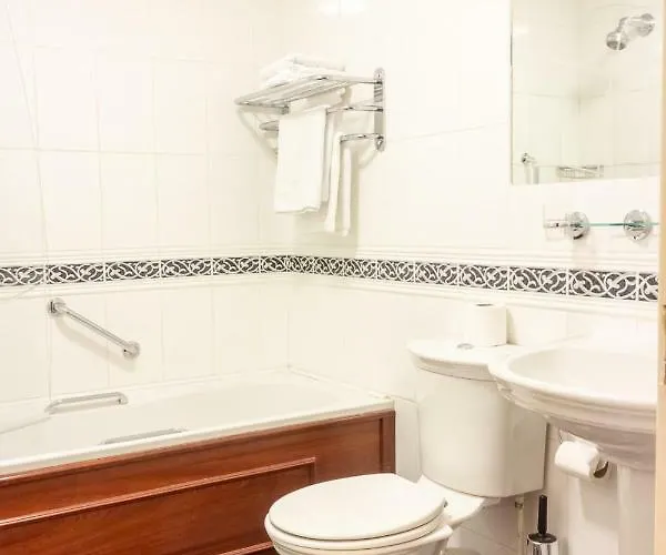 Hotel Lynhams Laragh